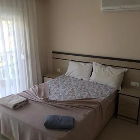 4 Bedrooms Bluehomes Apartament *